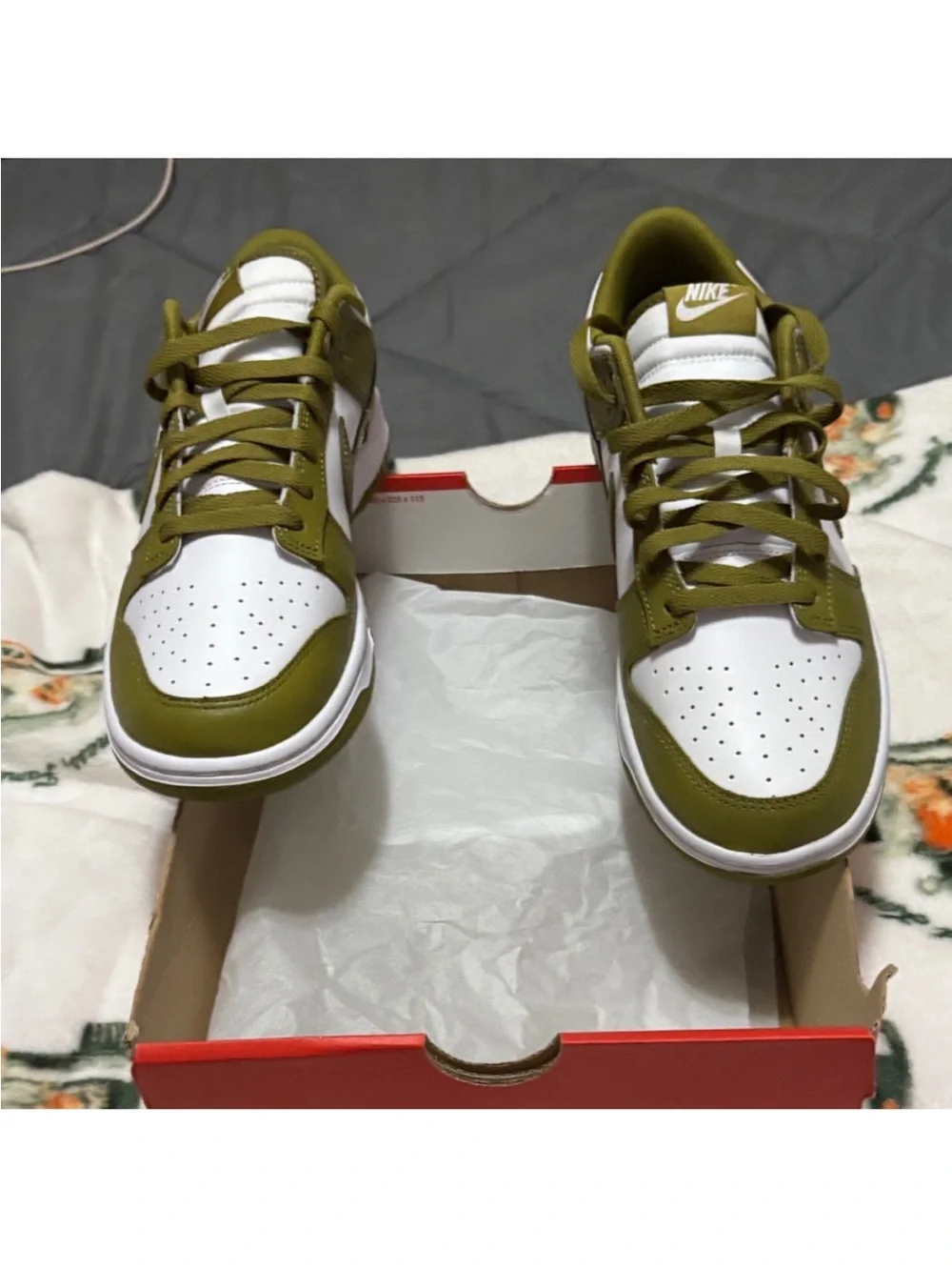 Nike Men’s dunk Low-Top Sneakers — White & Olive Green Leather